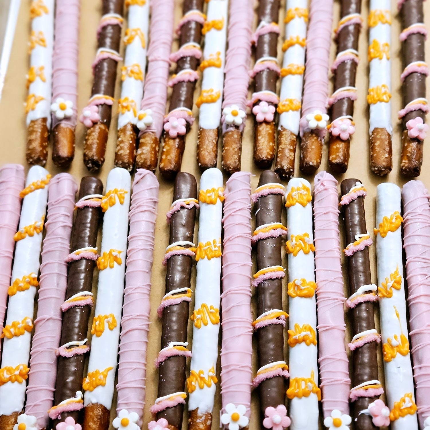 Chocolate covered pretzel rods - CakeIt Fresh - Pretzel Rods - 1/2 dozen -